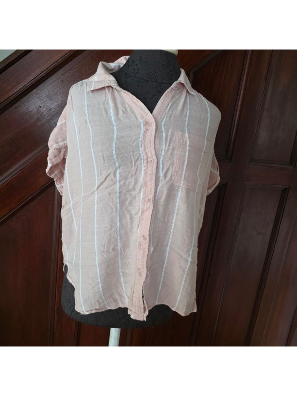 American Eagle Pink Striped Short-Sleeve Button-Up Shirt With Chest Pocket M
